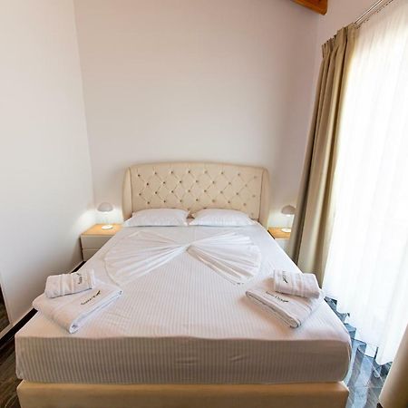 Santa Oliva Suites Ksamil Exterior photo