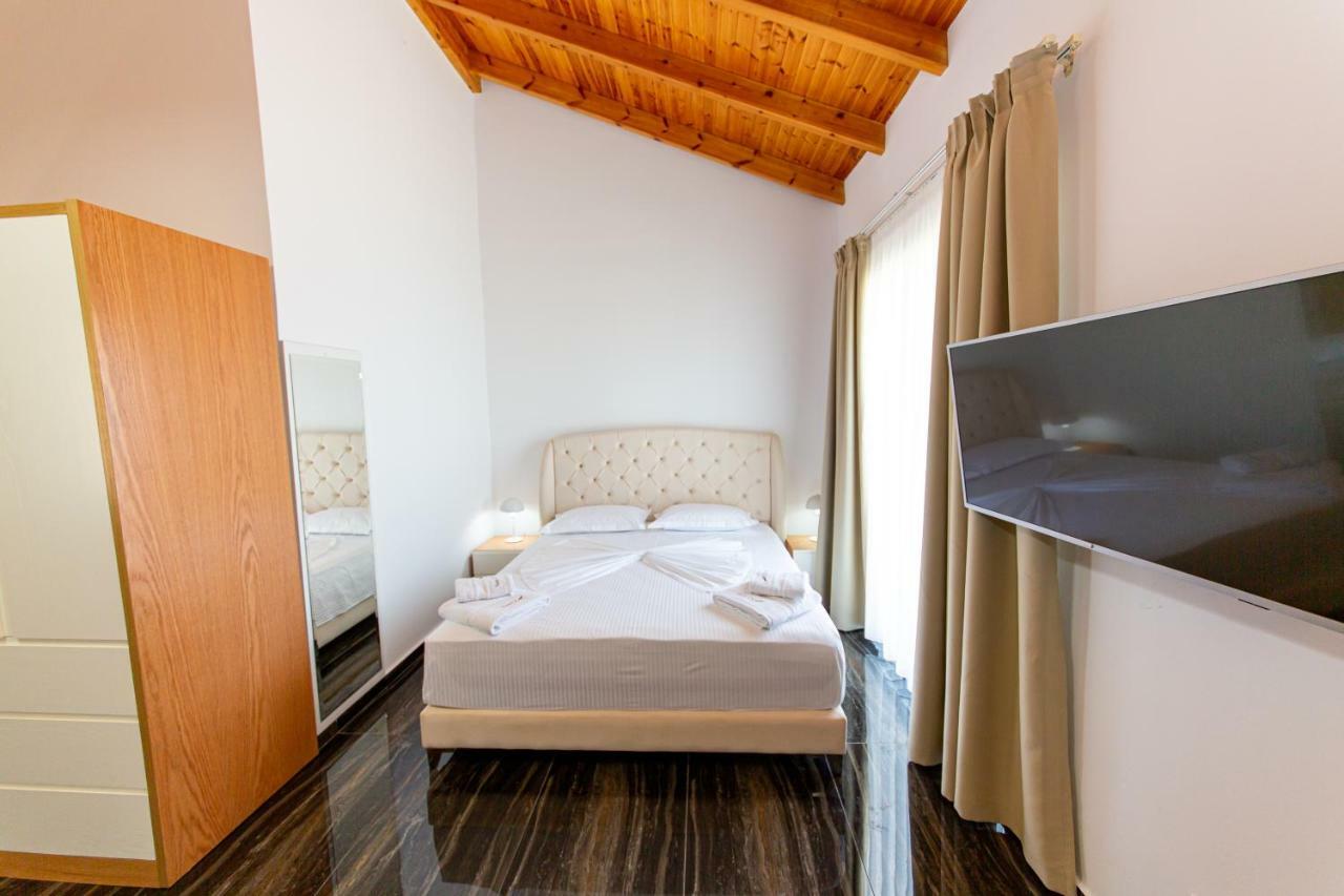 Santa Oliva Suites Ksamil Exterior photo